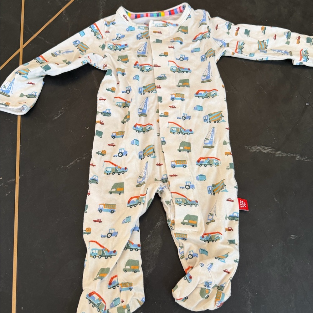 Magnetic Me Car Print Footie